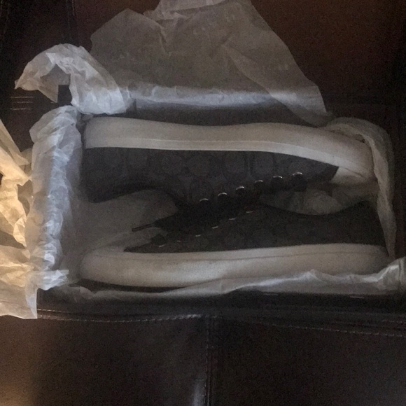 Coach shoes - women’s size 7 - Picture 2 of 4